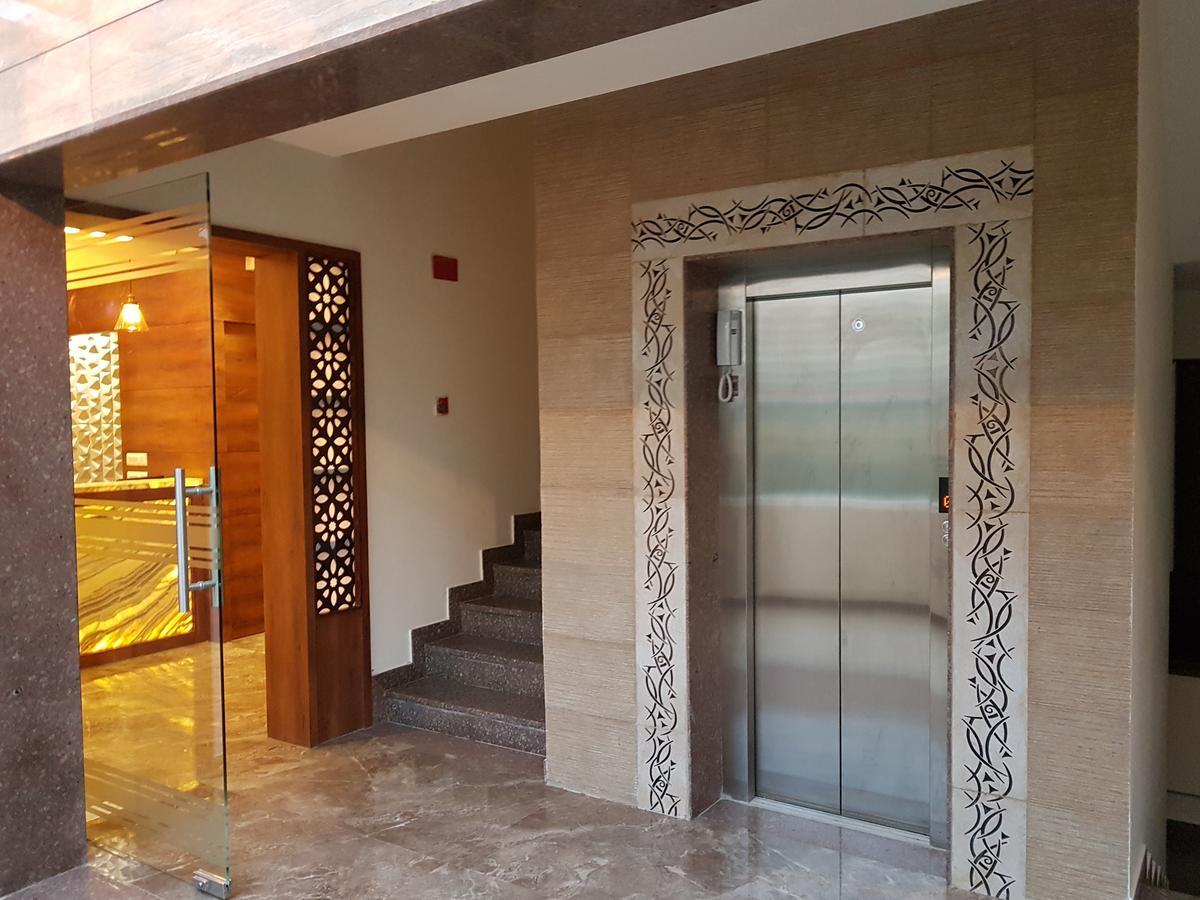 Hotel Tranquil מניפלה מראה חיצוני תמונה