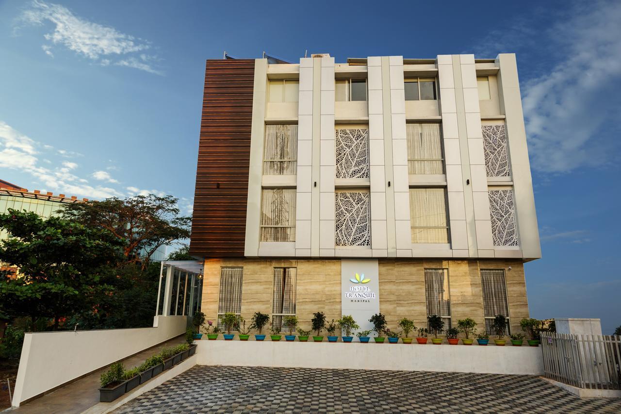 Hotel Tranquil מניפלה מראה חיצוני תמונה