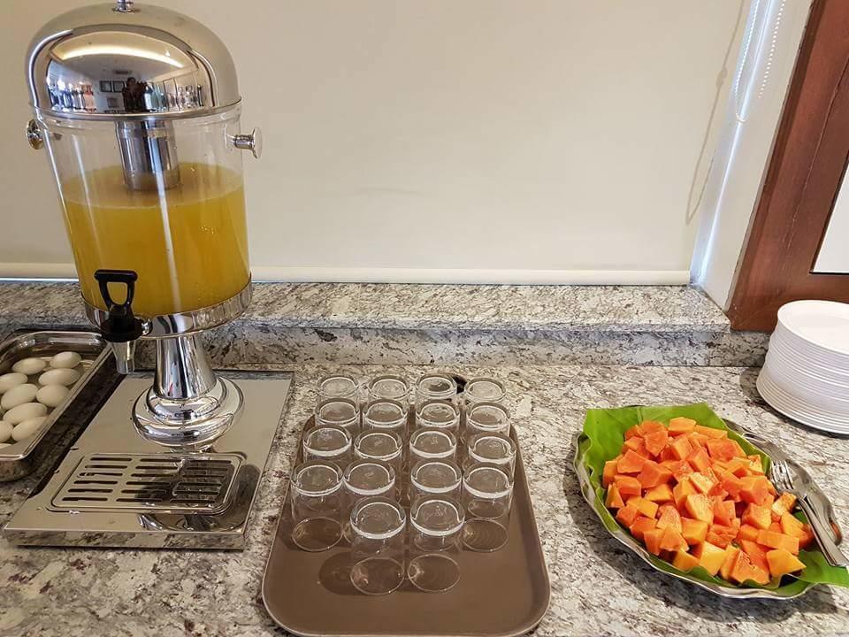 Hotel Tranquil מניפלה מראה חיצוני תמונה