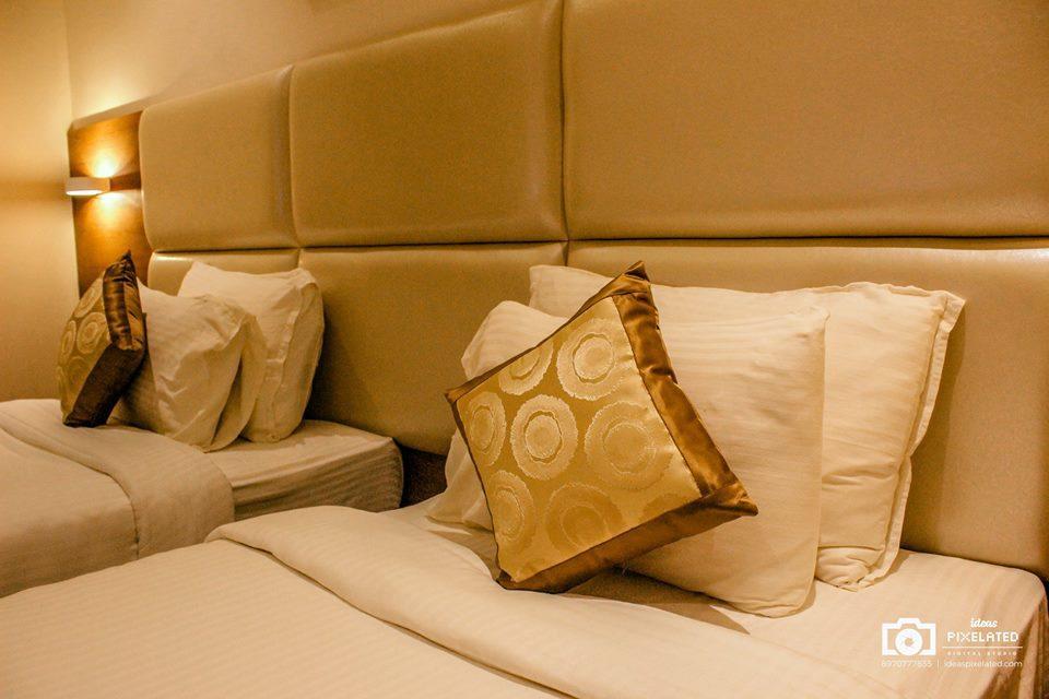 Hotel Tranquil מניפלה מראה חיצוני תמונה